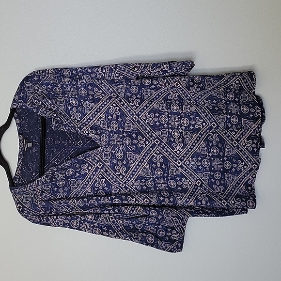 Lucky Brand Casual blue bandana print split back top 2X - Picture 1 of 8